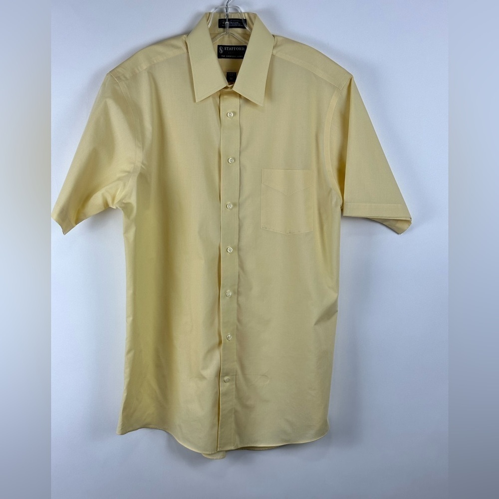 Men's Everyday Essential Short Sleeve Classic Fit Button Down Shirt